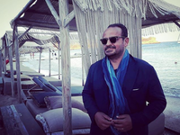 Ο Βασίλης Ζούλιας επικροτεί ...ενδυματολ...