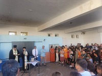 Ο Κώστας Μάρκου κοντά στους μαθητές στην...