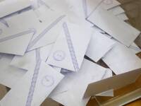 Real Polls: Το 54,3% δεν εμπιστεύεται κα...