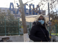 Κορωνοϊός: Καθηγητής επιδημιολογίας εξηγ...