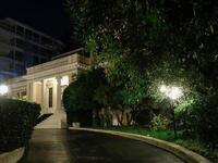 Έκτακτη σύσκεψη στο Μαξίμου για τις συνέ...