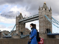 Κορωνοϊός: αυξάνονται ραγδαία τα κρούσμα...