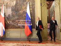 Πρωτοφανές επεισόδιο Λαβρόφ και Βρετανίδ...