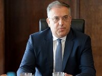 Θεοδωρικάκος: Ανάρτηση για τον βιασμό αν...