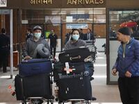 Κοροναϊός: Αναχωρεί από τη Γιουχάν ο πρώ...