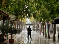 Καιρός: Με βροχές και πτώση της θερμοκρα...