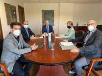 Στον Παπαθανάση τρεις επιχειρηματίες της...