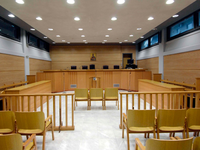 Πάτρα: Ένοχος αποπλάνησης, αθώος βιασμού...