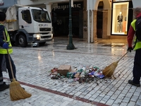 Τόνους σκουπιδιών μάζεψαν οι εργαζόμενοι...