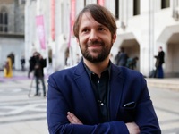 Χτυπήματα στους υπαλλήλους, ταπείνωση κα...