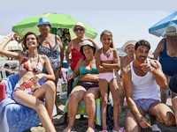 Ο sexy «δον» του Netflix Μικέλε Μορόνε χ...