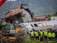 Σύγκρουση τρένων στην Λάρισα: Σταματούν ...