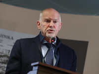 Γ. Παπανδρέου: Ερώτηση για τη μείωση της...