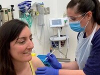 Οι δυο πρώτοι Ευρωπαίοι που δοκίμασαν εμ...