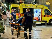 Πάτρα: Γέννησε το μωρό της στον δρόμο! Δ...