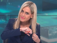 ΕΡΤ 3: Παρουσιάστρια του δελτίου ειδήσεω...