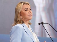Ζέττα Μακρή: «Βρες λεφτά από επιχειρηματ...