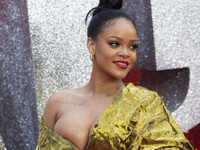 Η Ριάνα είναι και επίσημα, δισεκατομμυριούχος!