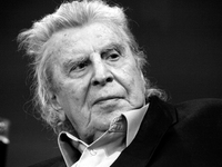 Γ. Θεοδωράκης για ταφή Μίκη:  «Η αυριανή...