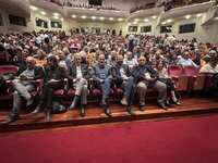 Welcome to UP 2025: Κατάμεστο το Συνεδρι...