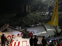 Η στιγμή της συντριβής του αεροπλάνου στ...