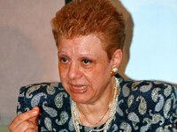 Λοιμωξιολόγος Γιαμαρέλλου: Θα κοινωνήσω ...