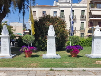 Τρεις προτομές μητροπολιτών της Πάτρας σ...