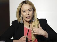 Μελόνι: Προτεραιότητά μας είναι να βάλου...