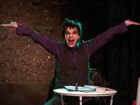 Στην Πάτρα η γνωστή ηθοποιός Φωτεινή Φιλ...