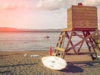 Ναυαγοσώστης για ένα 8ωρο στην Πλαζ της Πάτρας- Μετά μόνοι σας!