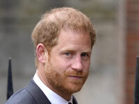 Ο πρίγκιπας Χάρι θα παραστεί στην στέψη ...