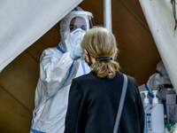 Νέα μέτρα για την είσοδο στην Ελλάδα λόγ...