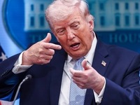 Τραμπ: «Όποιο ιρανικό πλοίο πλησιάσει τα...