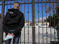 Πότε πρέπει να επιστρέψουν στα σχολεία ο...