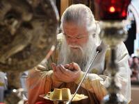 Παραλήρημα Αμβρόσιου: Ο άθεος Τσίπρας φτ...