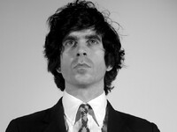 Στα μισογκρεμισμένα παλιά Βλαχάτα Σάμης ...