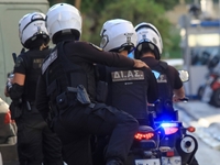Ασπρόπυργος: Σύλληψη 17χρονου Ρομά που φ...