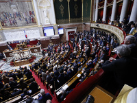 Γαλλία: Απερρίφθη η πρώτη πρόταση μομφής...