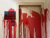 Πάτρα: Επίθεση με μπογιές στο πολιτικό γ...