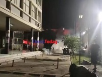 Η στιγμή που πέφτουν χημικά στη συναυλία...