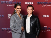 Ζεντάγια: Με «προχώ» γιορτινό βεστιάριο ...