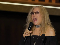 Όσκαρ 2026: Η συγκινητική εμφάνιση της B...