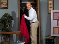 Ο Τομ Χανκς πλάθει έναν ευγενή & ανθ...