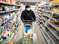 Νέα μέτρα για τους ανεμβολίαστους: Αλλάζ...