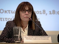 Αικατερίνη Σακελλαροπούλου: Με την πρότα...