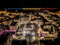 Η μαγική καρναβαλική Πάτρα, τη νύχτα και...