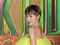 Μισέλ Γιο, ετών 63: Με νεανικό κούρεμα «...