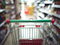 Ακρίβεια: Νέες αυξήσεις έως 25,6% στα τρ...