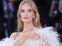 Γιατί τo μακιγιάζ της Ρόζι Χάντιγκτον στ...