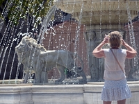 Καιρός: Κορυφώνεται το θερμό κύμα με θερ...